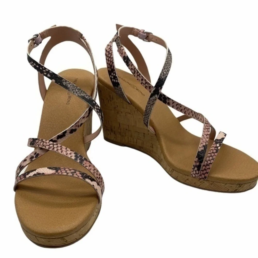 Treasure & Bond  Strappy Sandals Size 8.5M NWB